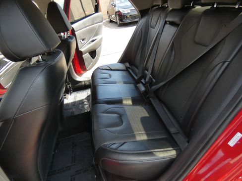 Used 2023 Hyundai Elantra Limited image 43