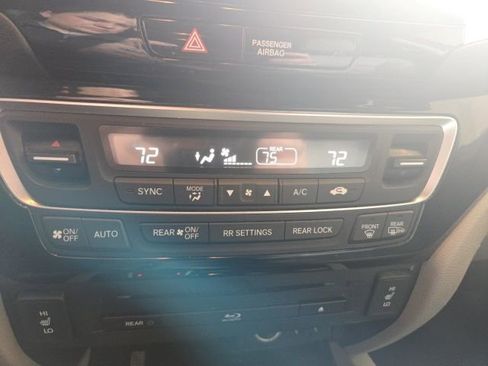 Used 2016 Honda Pilot Touring image 16