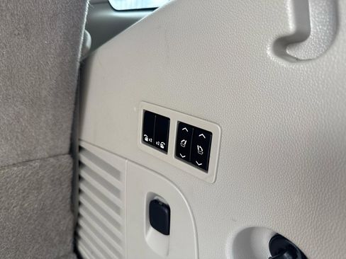 Used 2017 Cadillac Escalade Luxury AWD/4WD image 9