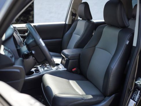 Used 2022 Toyota 4Runner SR5 Premium w/ Moonroof Package image 23