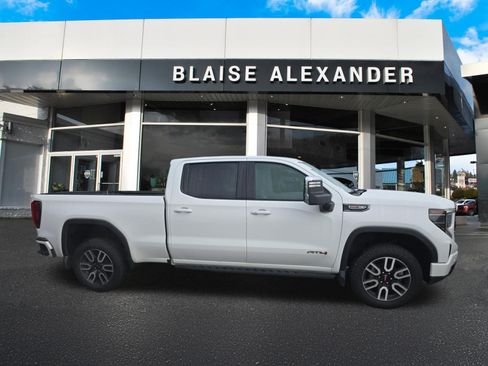 Used 2024 GMC Sierra 1500 AT4 w/ Technology Package AWD/4WD image 2