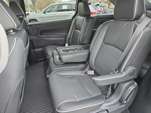 Used 2023 Honda Odyssey Elite image 16