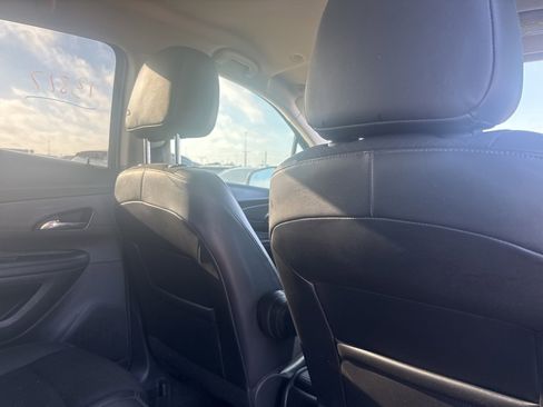 Used 2022 Buick Encore Preferred w/ Safety Package image 14