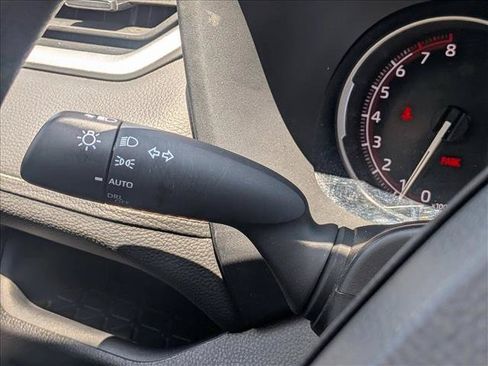 Used 2025 Toyota RAV4 XLE FWD image 15