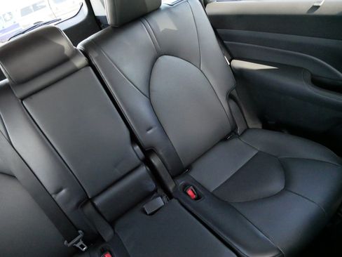 Used 2025 Toyota Grand Highlander AWD image 14