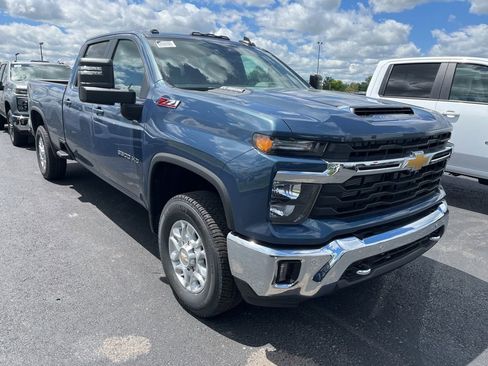 New 2026 Chevrolet Silverado 3500 LT w/ Safety Package AWD/4WD image 2