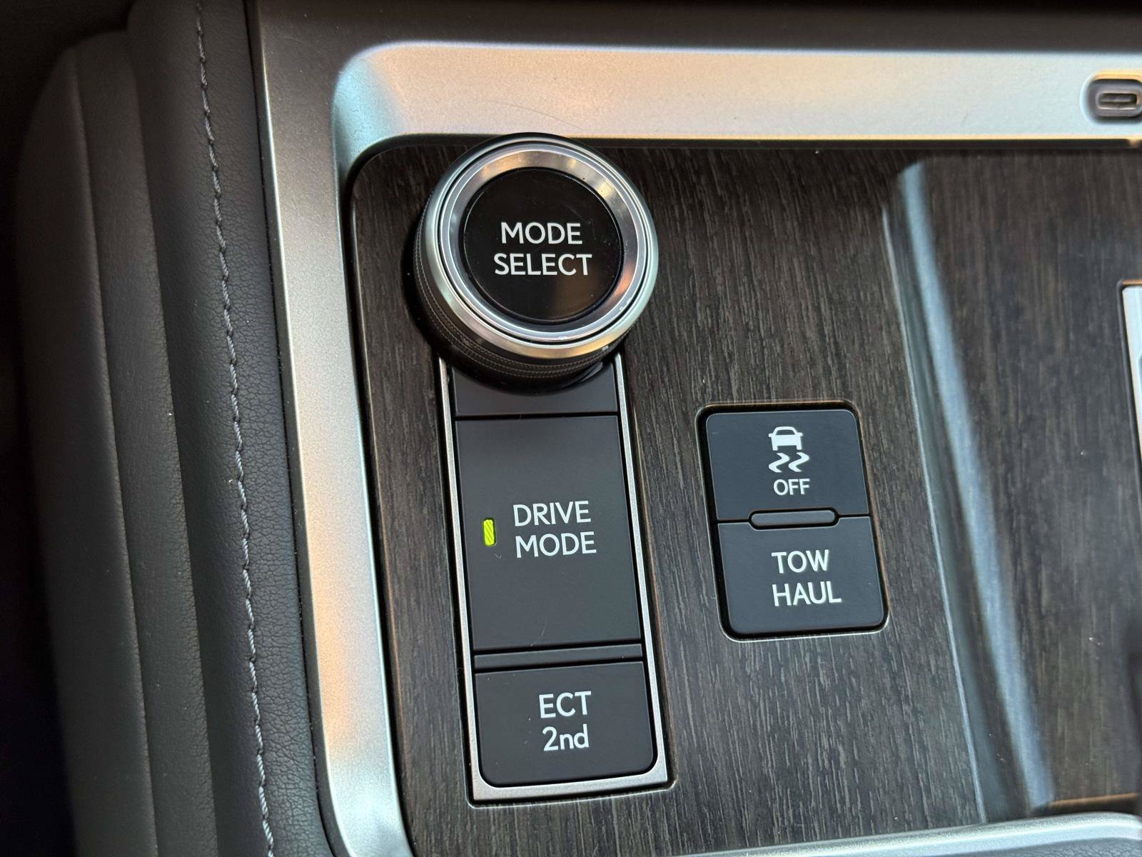 Used 2024 Lexus GX 550 w/ Cold Area Package AWD/4WD image 25