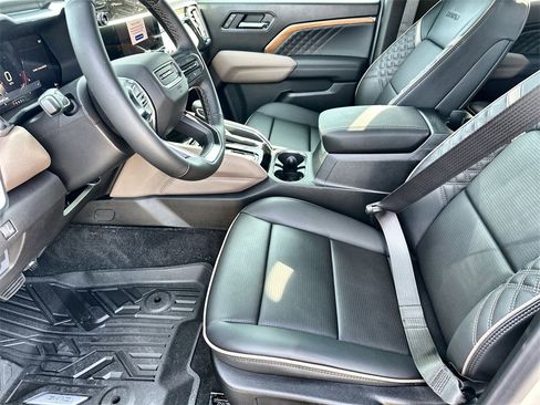 New 2026 GMC Canyon Denali image 24