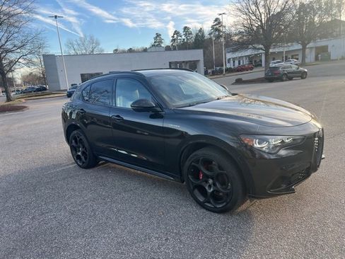 Used 2024 Alfa Romeo Stelvio Veloce image 7