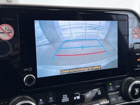 Used 2024 Toyota Highlander XLE image 8