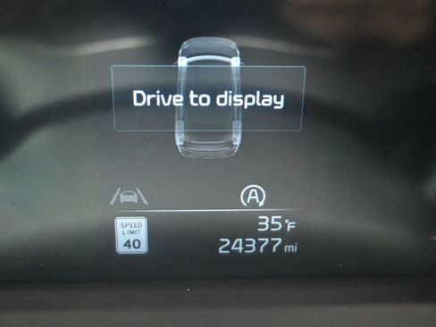 Used 2024 Kia Telluride LX image 11