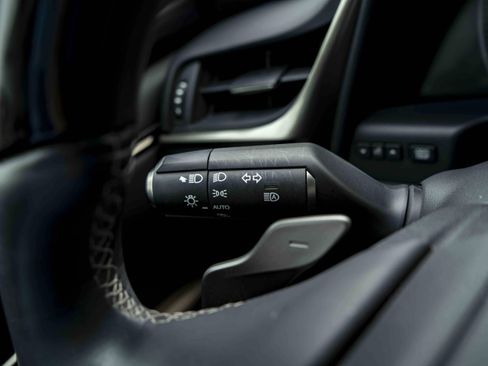 Used 2019 Lexus ES 350 w/ Premium Package image 23