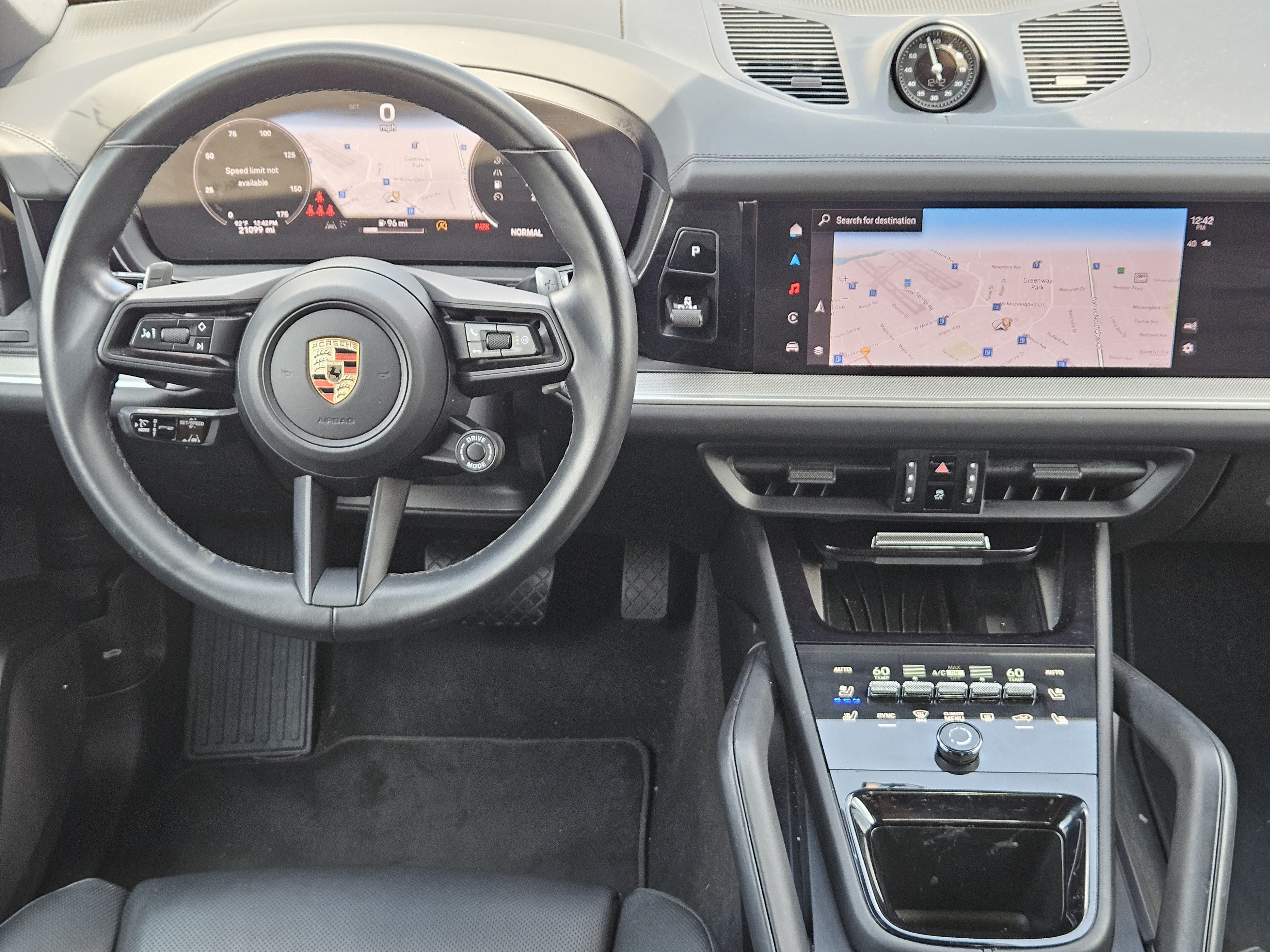 Certified 2024 Porsche Cayenne Coupe AWD/4WD image 26