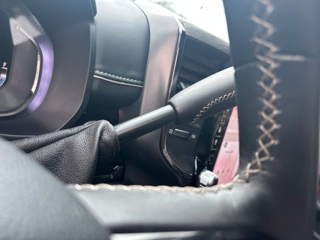 Used 2025 RAM 2500 Limited AWD/4WD image 33