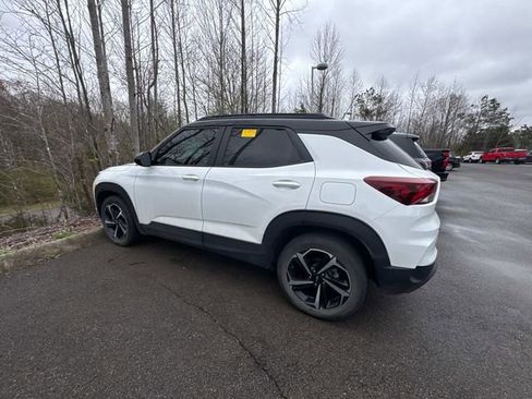 Used 2022 Chevrolet TrailBlazer RS FWD image 9