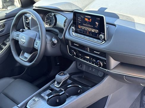 New 2025 Nissan Rogue SV w/ SV Premium Package image 23