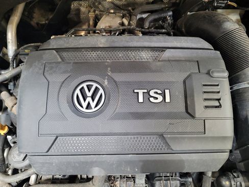 Used 2015 Volkswagen Golf 4-Door FWD image 30