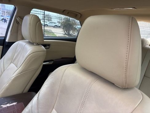 Used 2013 Toyota Avalon XLE Premium image 9