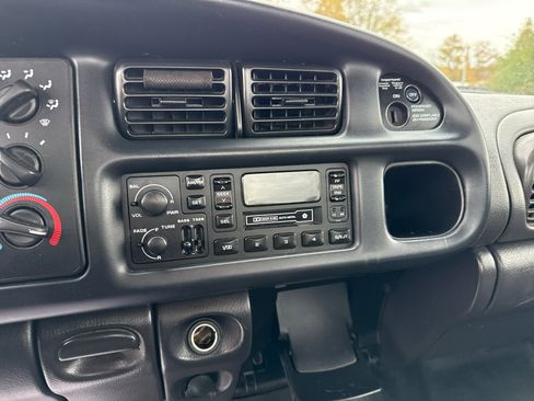 Used 2000 Dodge Ram 1500 Truck 4x4 Regular Cab image 15