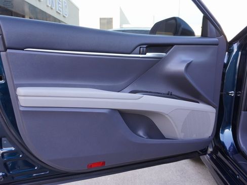 Used 2021 Toyota Camry SE w/ Audio Upgrade Package image 8