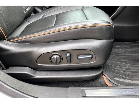 Used 2023 GMC Acadia AT4 w/ Technology Package AWD/4WD image 52