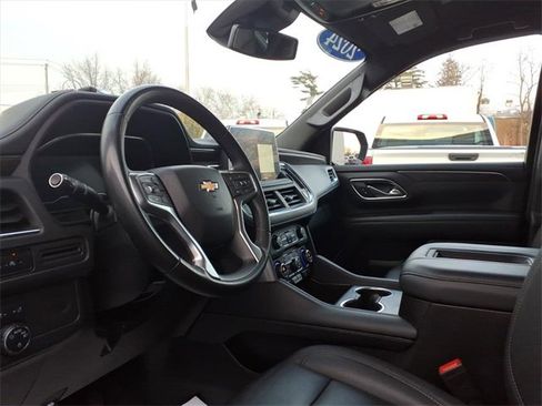 Used 2024 Chevrolet Suburban LT image 17