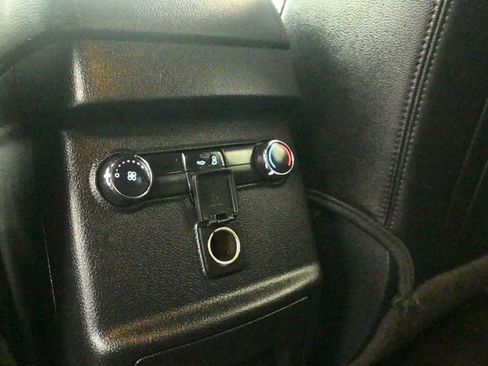 Used 2016 Ford Explorer XLT w/ Equipment Group 202A image 11