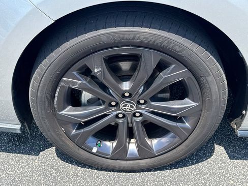 Used 2023 Toyota Sienna XSE FWD image 11