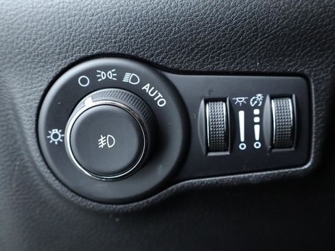 Used 2024 Jeep Compass Latitude AWD/4WD image 20