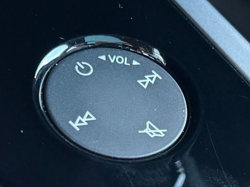 Used 2023 Audi Q4 e-tron Premium Plus w/ Premium Plus image 32