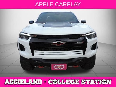 Used 2026 Chevrolet Colorado ZR2 w/ Technology Package AWD/4WD image 9