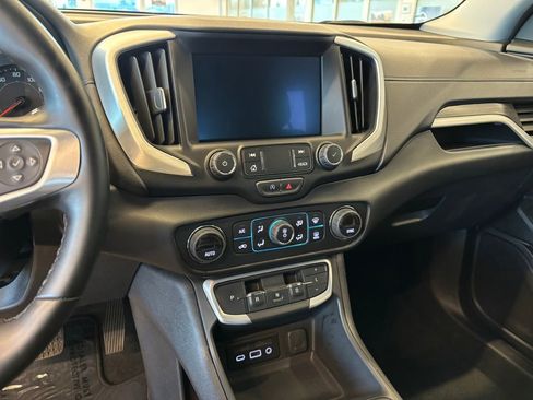 Used 2024 GMC Terrain SLT image 18
