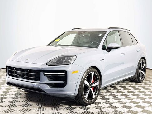 Used 2025 Porsche Cayenne Turbo AWD/4WD image 1