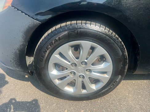 Used 2011 Kia Forte LX image 10