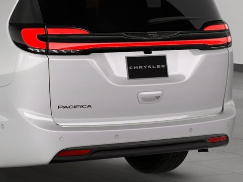 New 2026 Chrysler Pacifica Select image 13