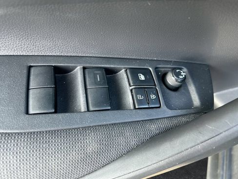 Used 2022 Toyota Corolla LE FWD image 12