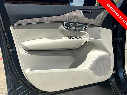 Certified 2023 Volvo XC90 B6 Plus image 23