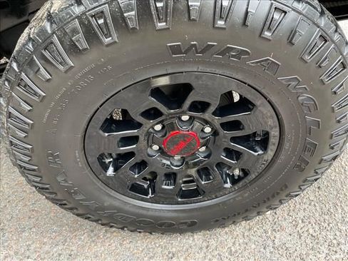 Used 2022 Toyota Tacoma SR5 image 25