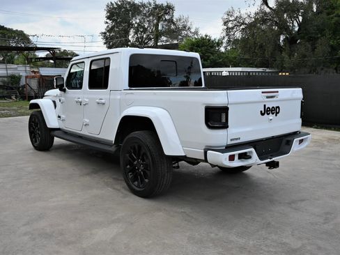 Used 2023 Jeep Gladiator Overland image 5