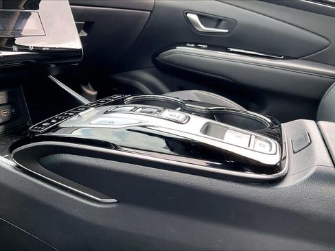 Used 2024 Hyundai Tucson Limited AWD/4WD image 17