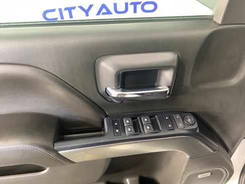 Used 2018 Chevrolet Silverado 1500 LT w/ Texas Edition image 15