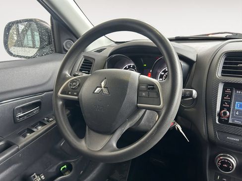 Used 2023 Mitsubishi Outlander Sport ES AWD/4WD image 12