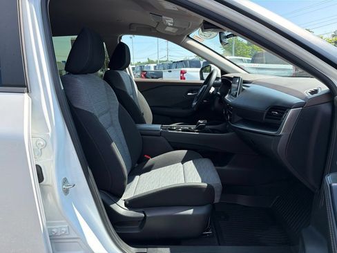 Used 2023 Nissan Rogue SV AWD/4WD image 30