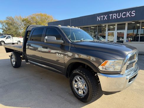 Used 2018 RAM 2500 Tradesman w/ Chrome Appearance Group image 7
