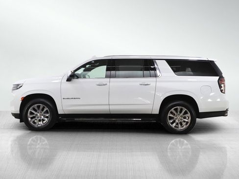 Used 2023 Chevrolet Suburban Premier image 2