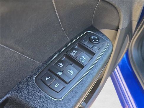 Used 2020 Dodge Charger SXT w/ Blacktop Package image 8