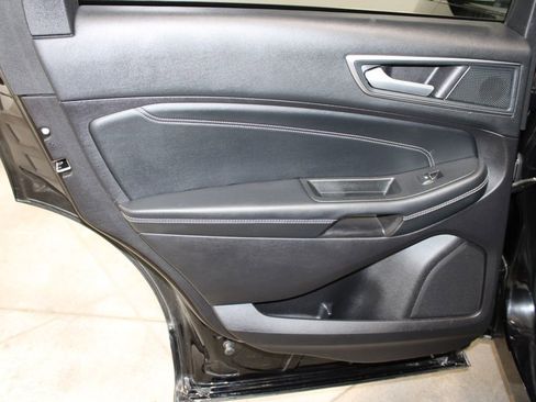 Used 2021 Ford Edge Titanium w/ Equipment Group 301A image 21