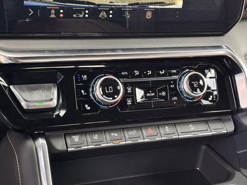 New 2026 GMC Sierra 2500 Denali Ultimate AWD/4WD image 14