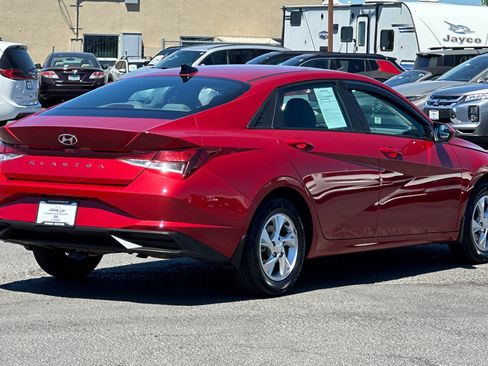 Certified 2023 Hyundai Elantra SE FWD image 4