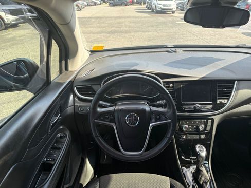 Used 2022 Buick Encore Preferred AWD/4WD image 20